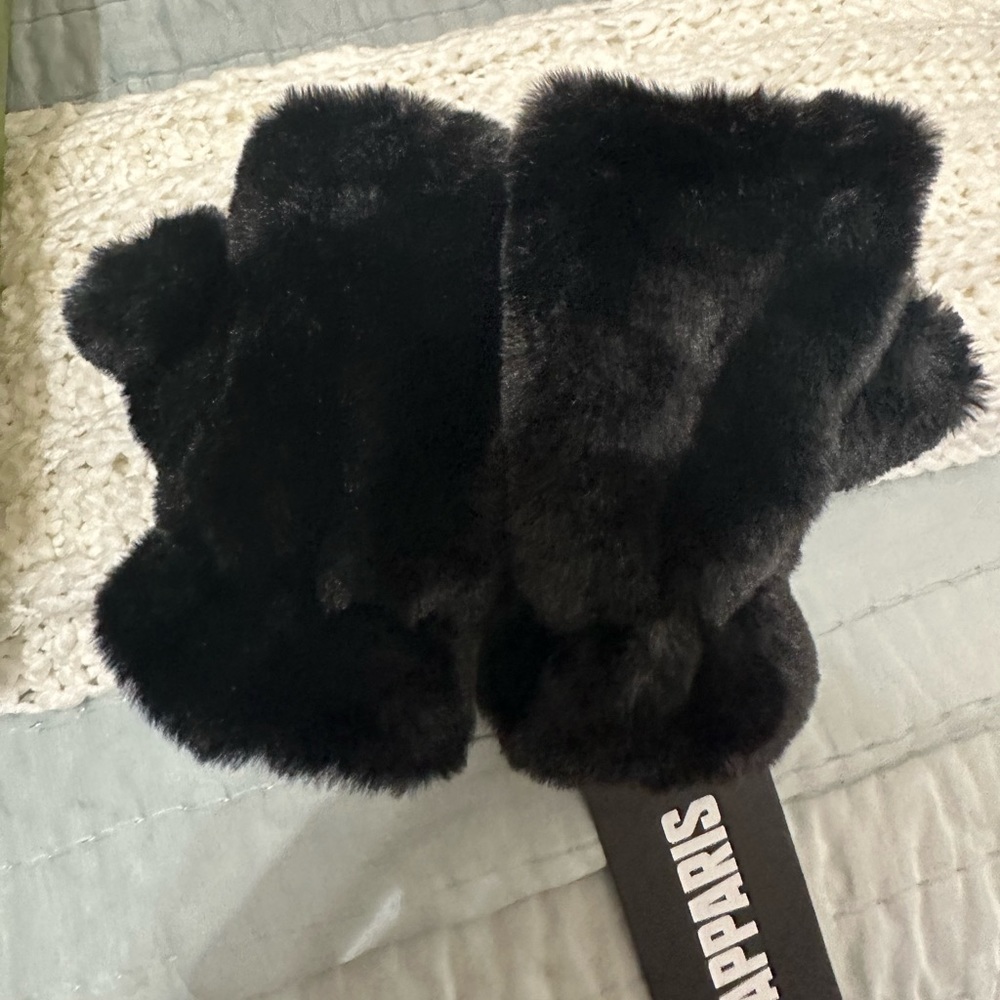 Apparis fingerless fur gloves